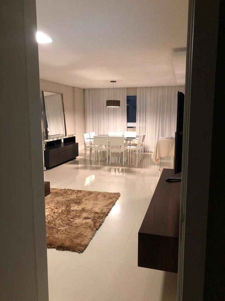 Apartamento, 4 quartos, 210 m² - Foto 1