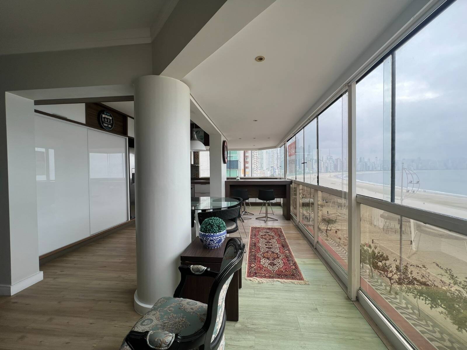 Apartamento, 3 quartos, 180 m² - Foto 1