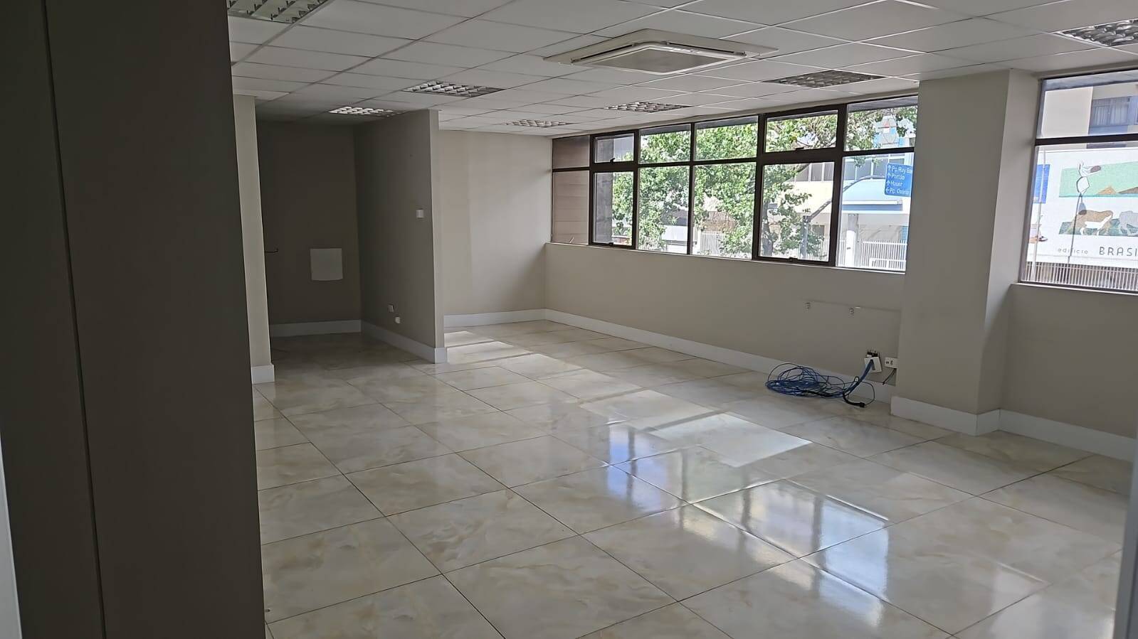 Prédio Inteiro, 1256 m² - Foto 1