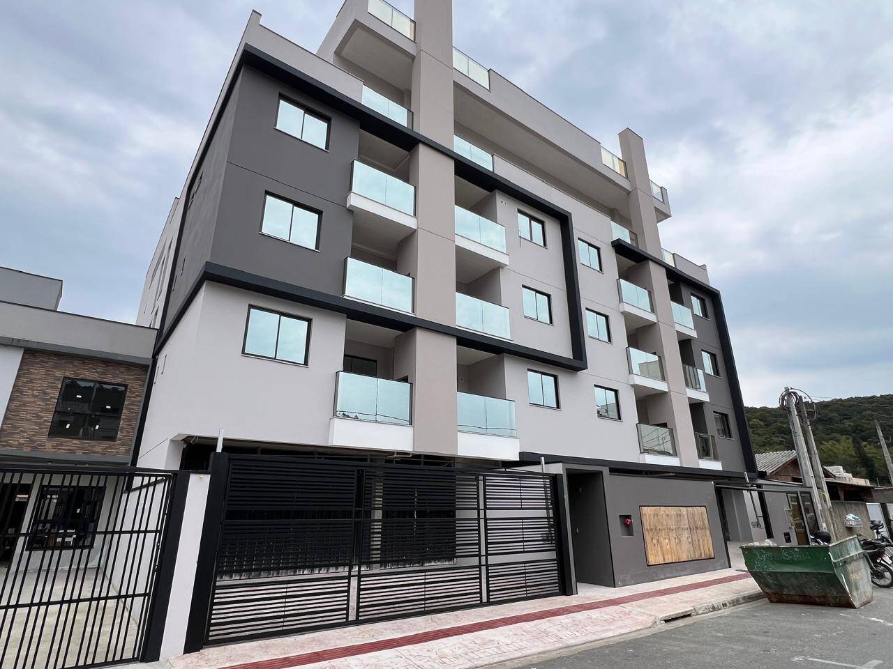 Apartamento à venda com 2 quartos, 55m² - Foto 2
