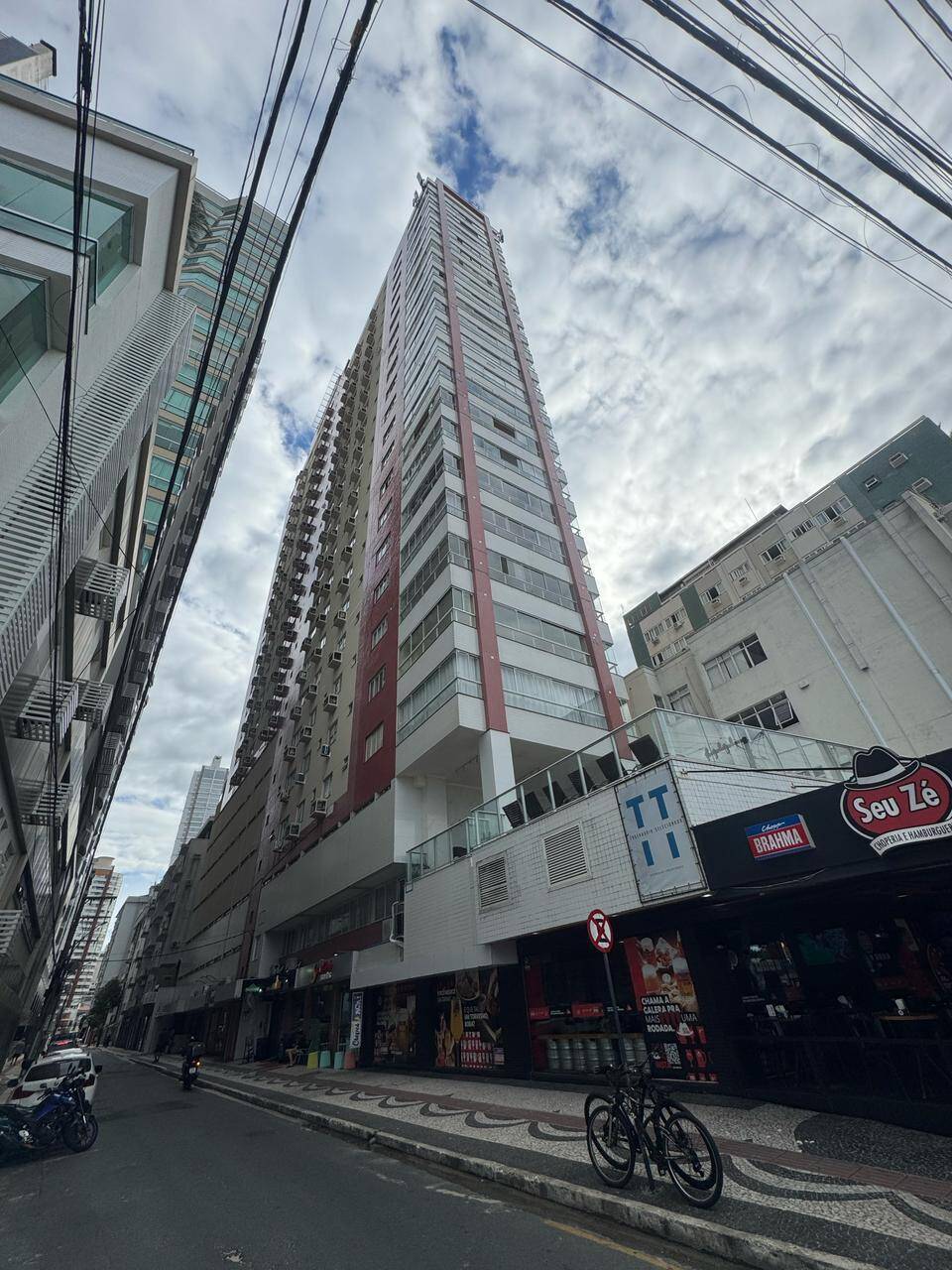 Apartamento, 3 quartos, 188 m² - Foto 1