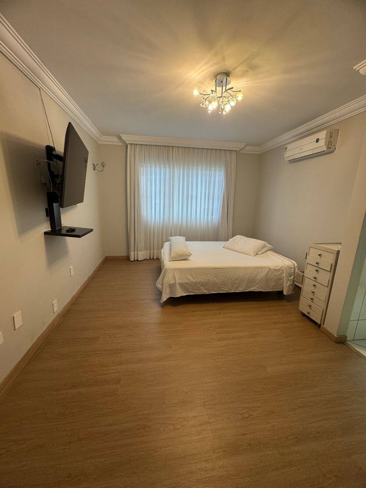Apartamento, 3 quartos, 188 m² - Foto 2