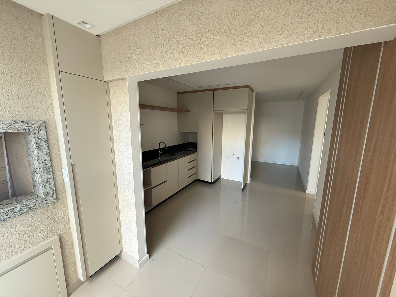 Apartamento para alugar com 3 quartos, 70m² - Foto 2