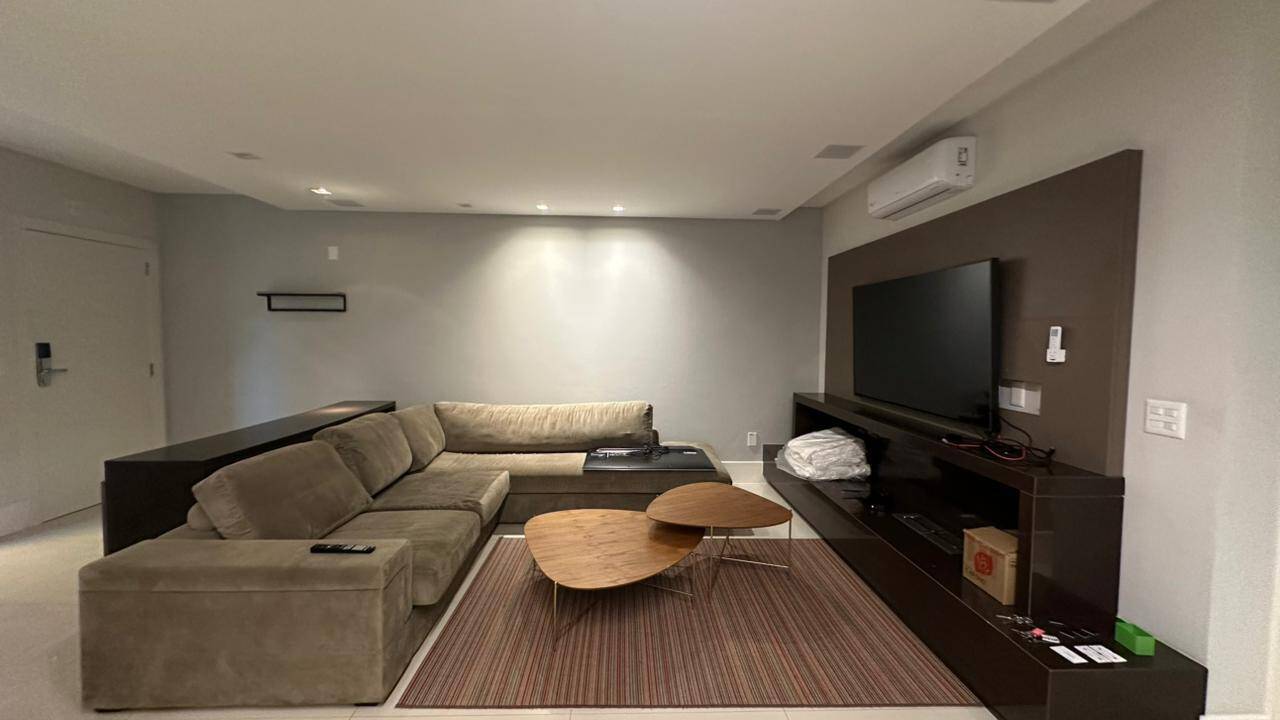 Apartamento para alugar com 3 quartos, 137m² - Foto 14