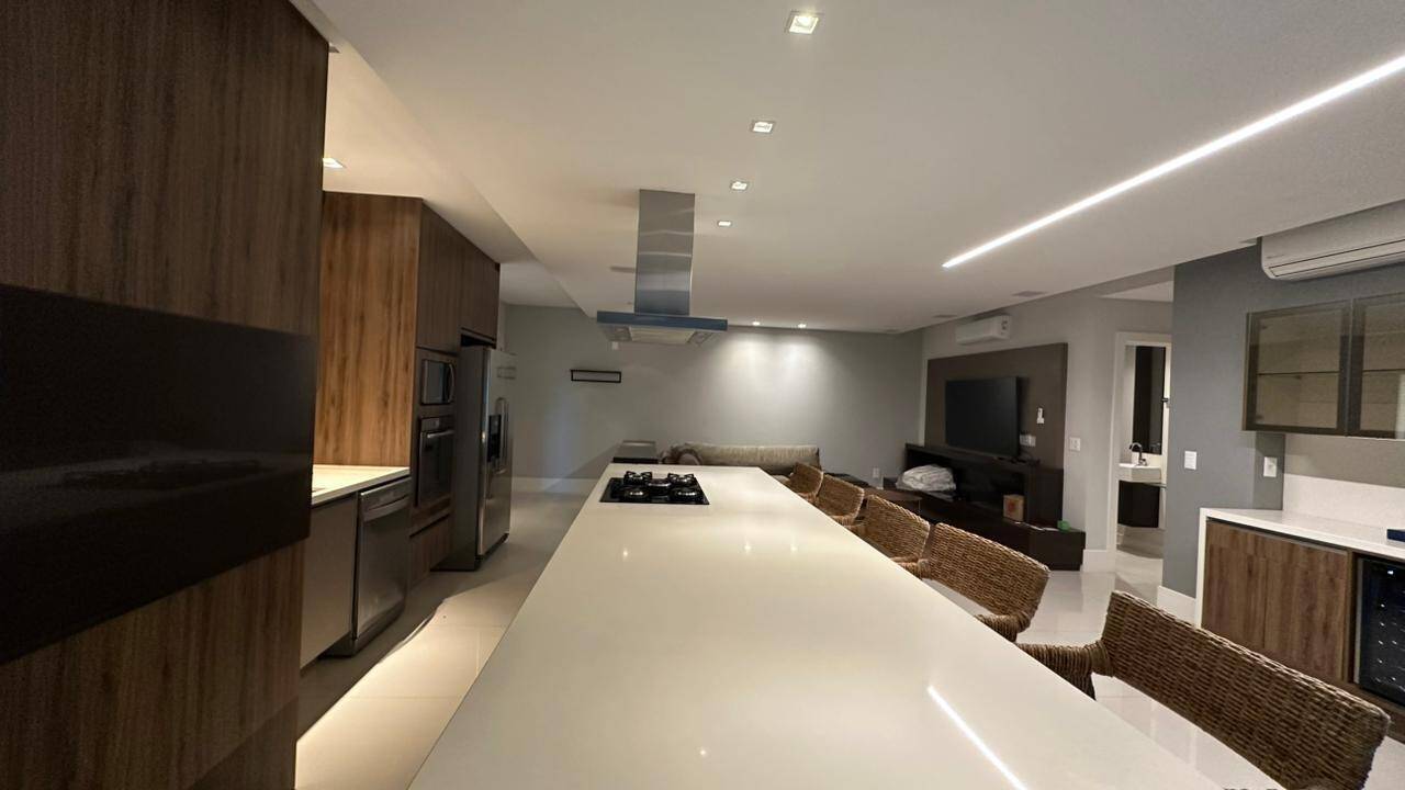Apartamento para alugar com 3 quartos, 137m² - Foto 20