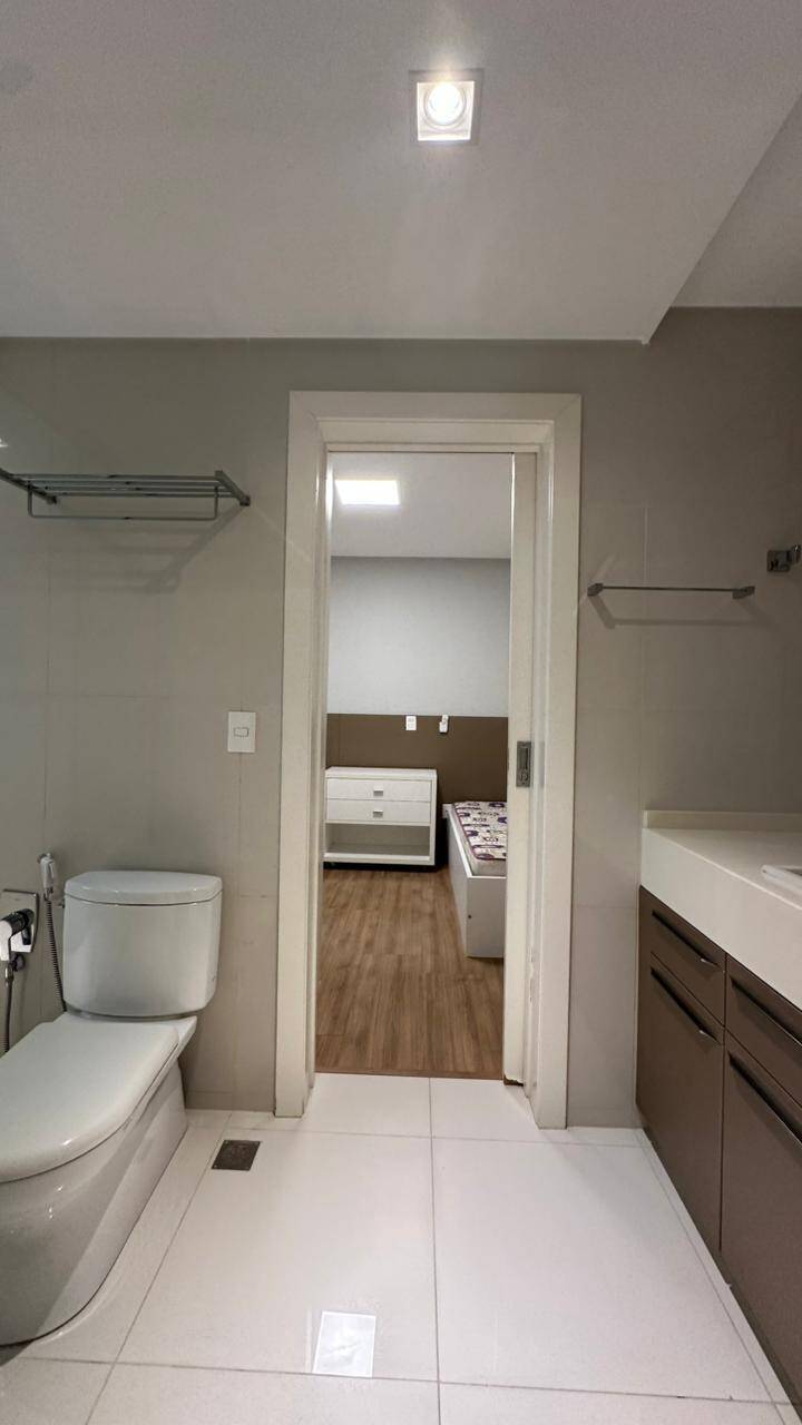 Apartamento para alugar com 3 quartos, 137m² - Foto 34