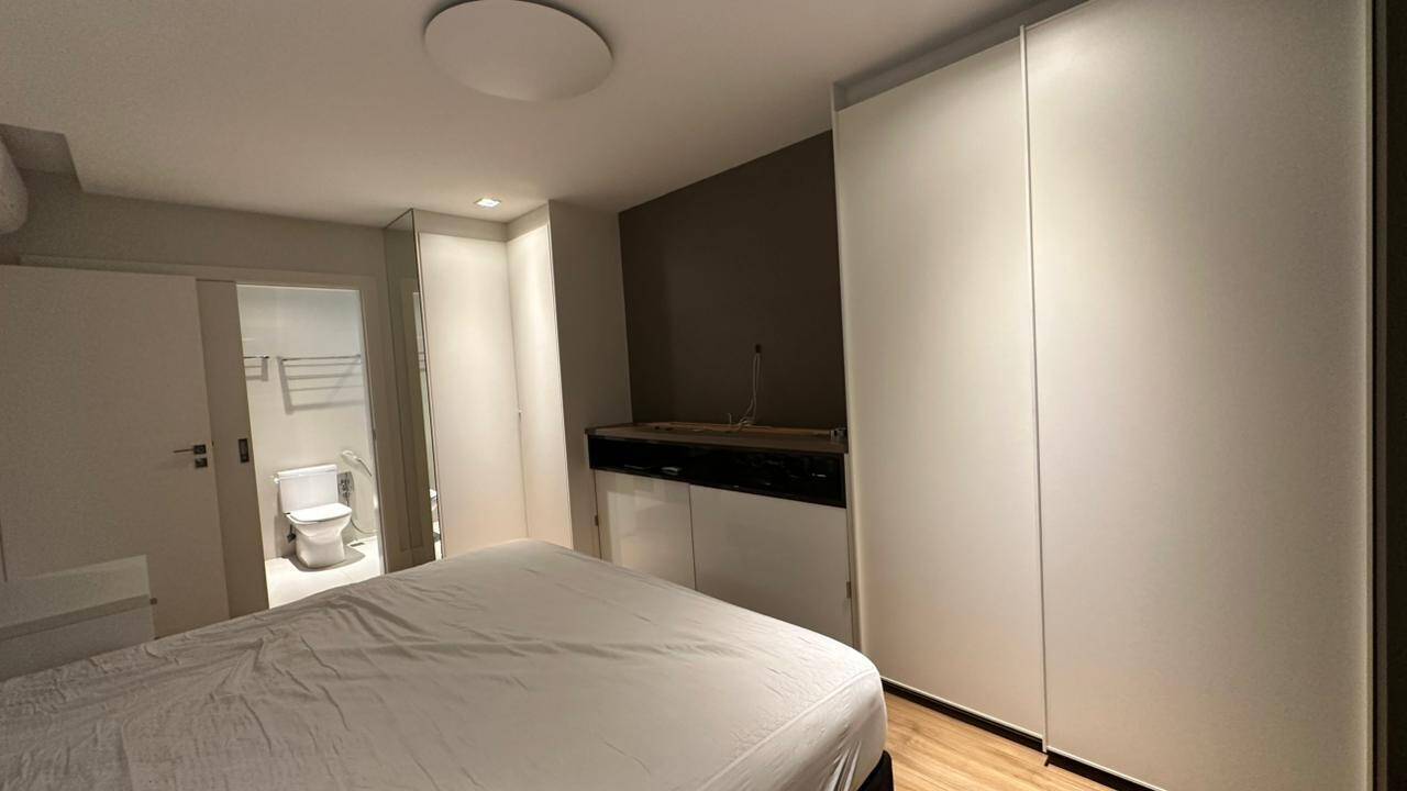 Apartamento para alugar com 3 quartos, 137m² - Foto 42
