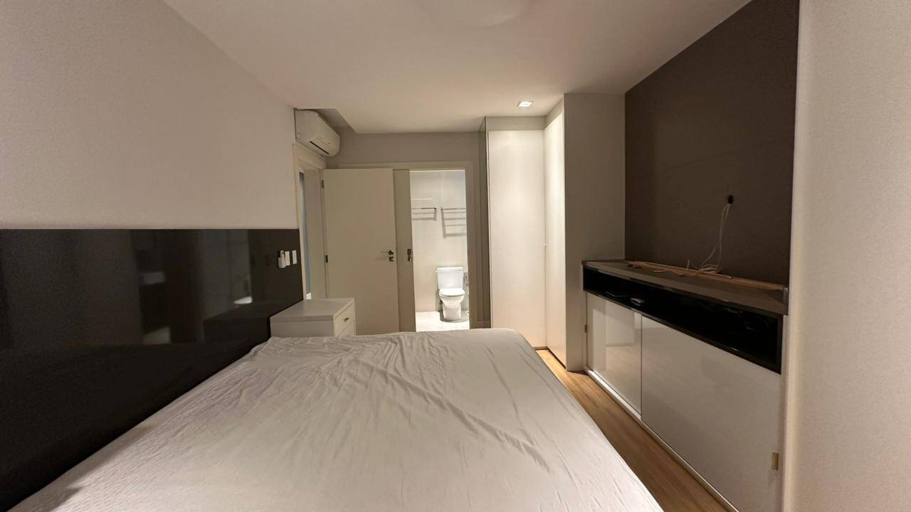 Apartamento para alugar com 3 quartos, 137m² - Foto 40