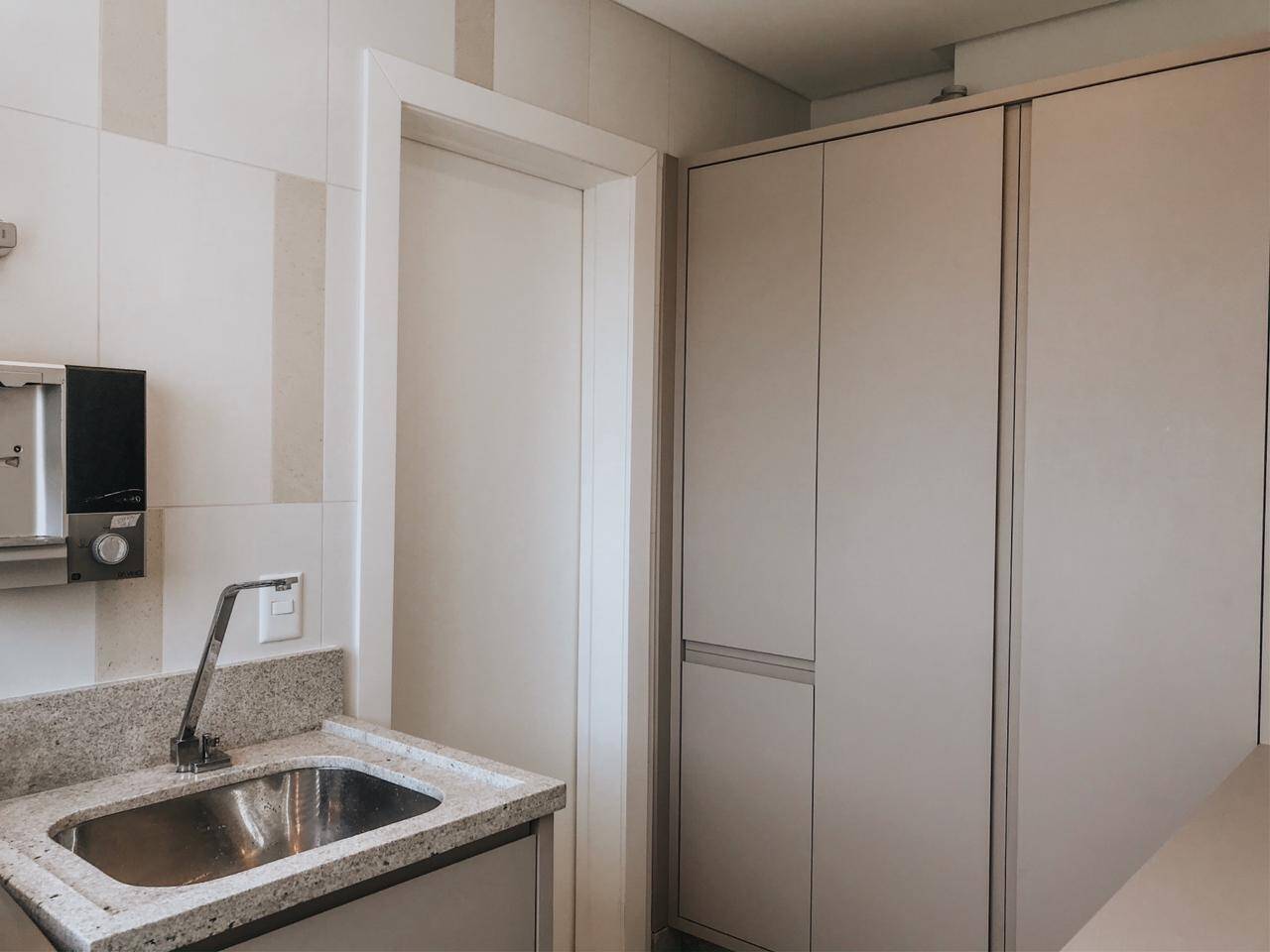 Apartamento para alugar com 3 quartos, 160m² - Foto 13