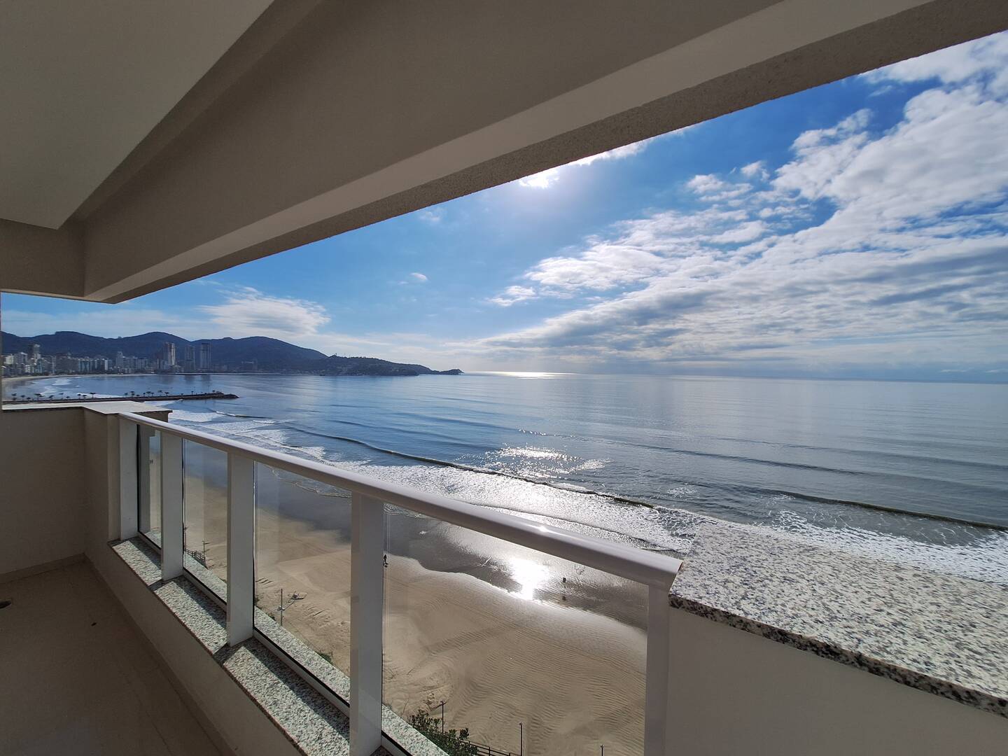 Apartamento para alugar com 4 quartos, 183m² - Foto 1