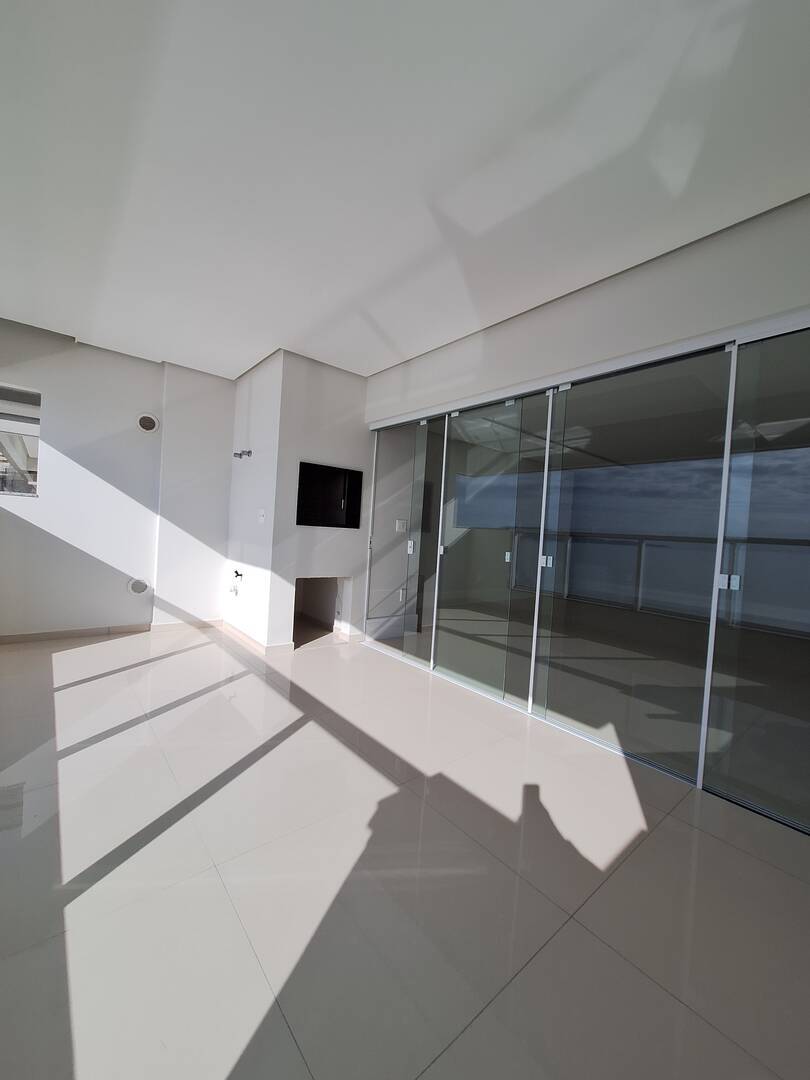 Apartamento para alugar com 4 quartos, 183m² - Foto 4