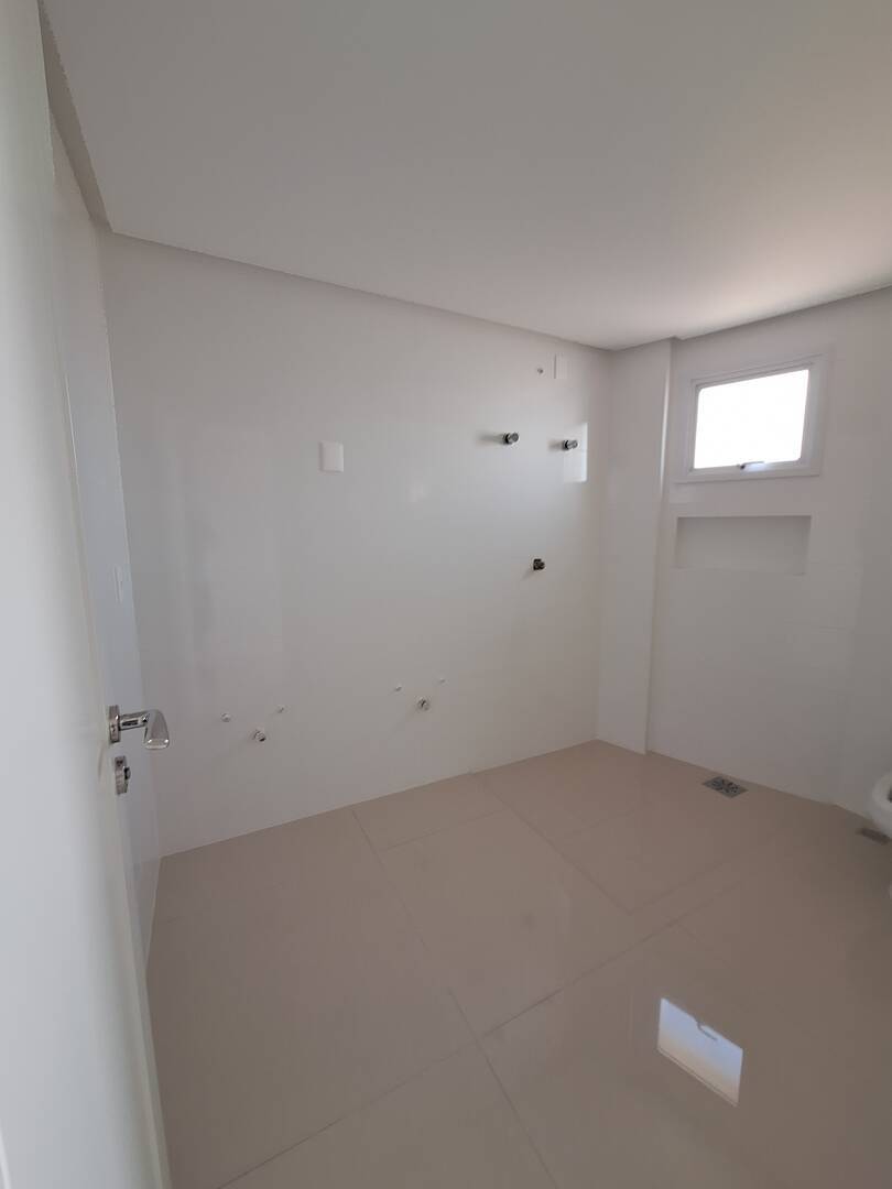 Apartamento para alugar com 4 quartos, 183m² - Foto 15