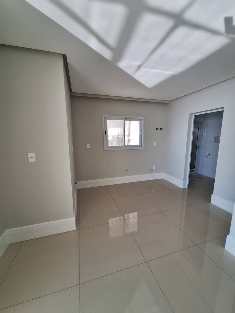 Apartamento para alugar com 4 quartos, 182m² - Foto 6