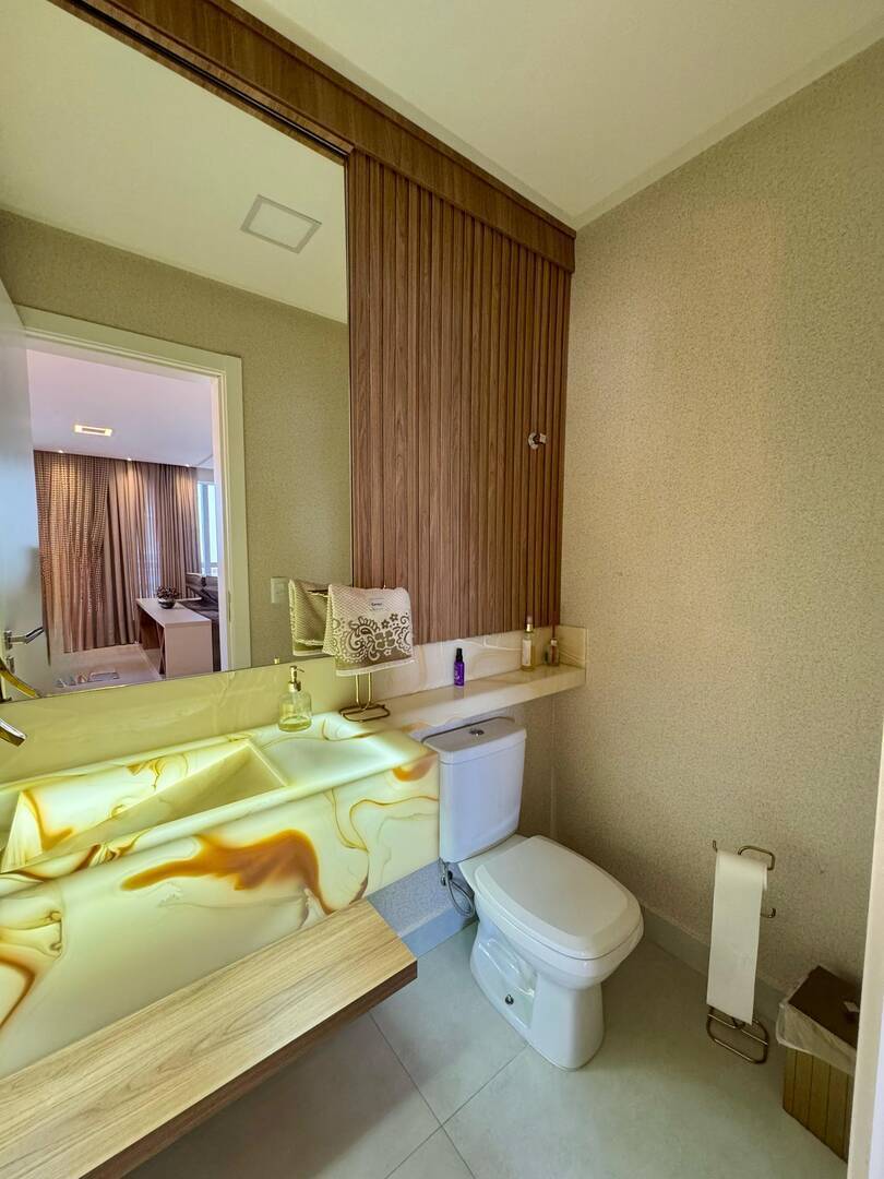 Apartamento para alugar com 4 quartos, 198m² - Foto 6