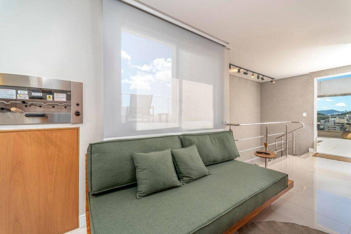 Cobertura para alugar com 3 quartos, 210m² - Foto 3