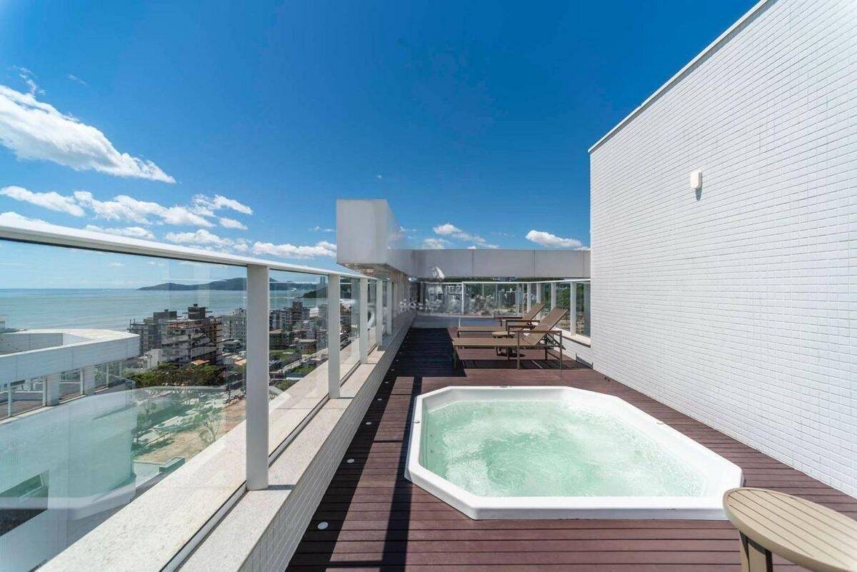 Cobertura para alugar com 3 quartos, 210m² - Foto 1