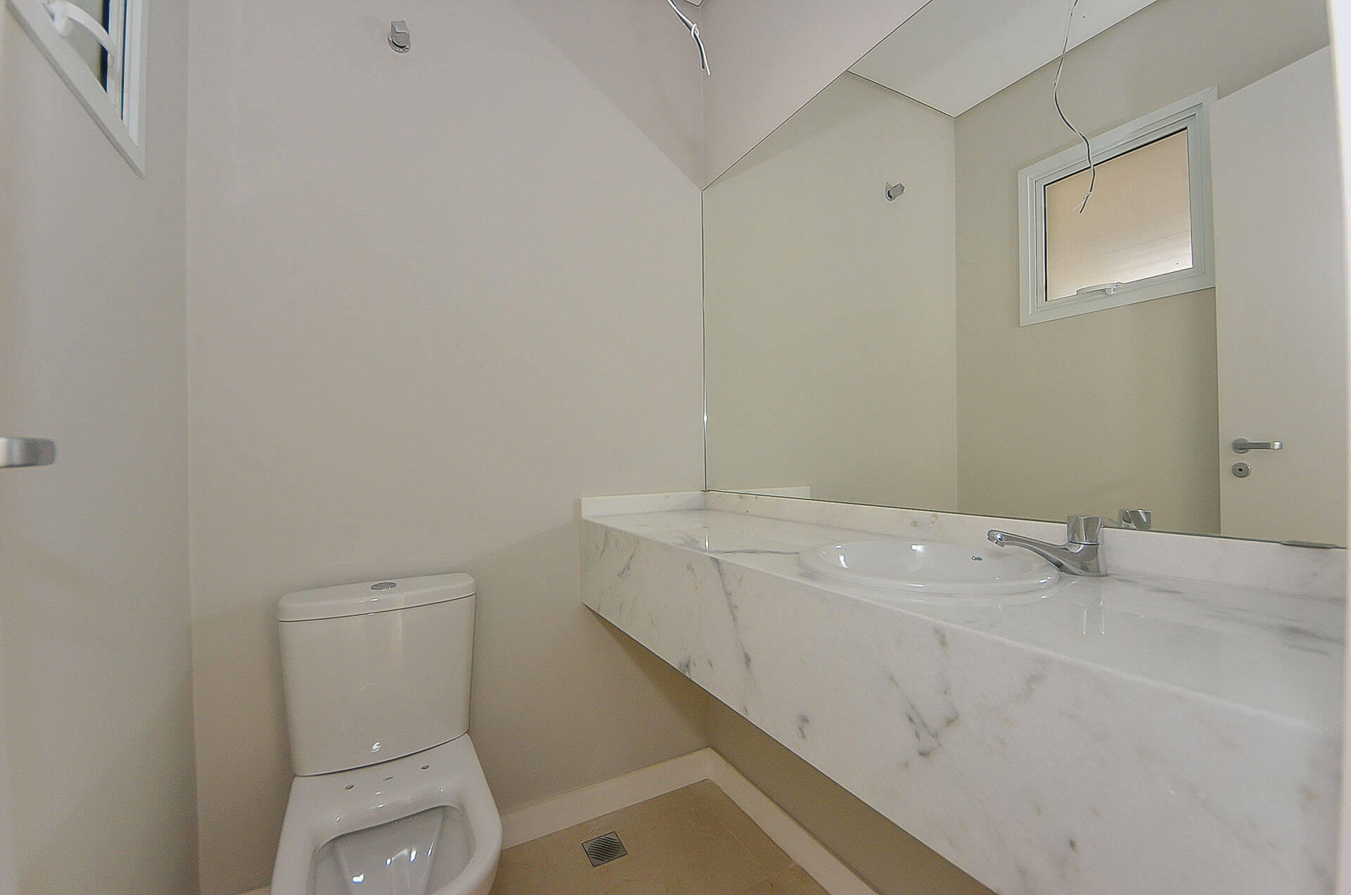 Casa à venda com 3 quartos, 121m² - Foto 2