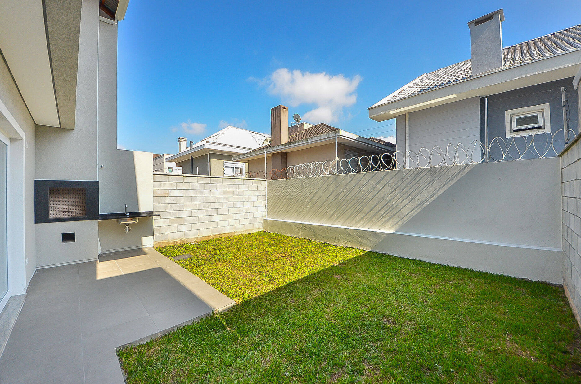 Casa à venda com 3 quartos, 121m² - Foto 4