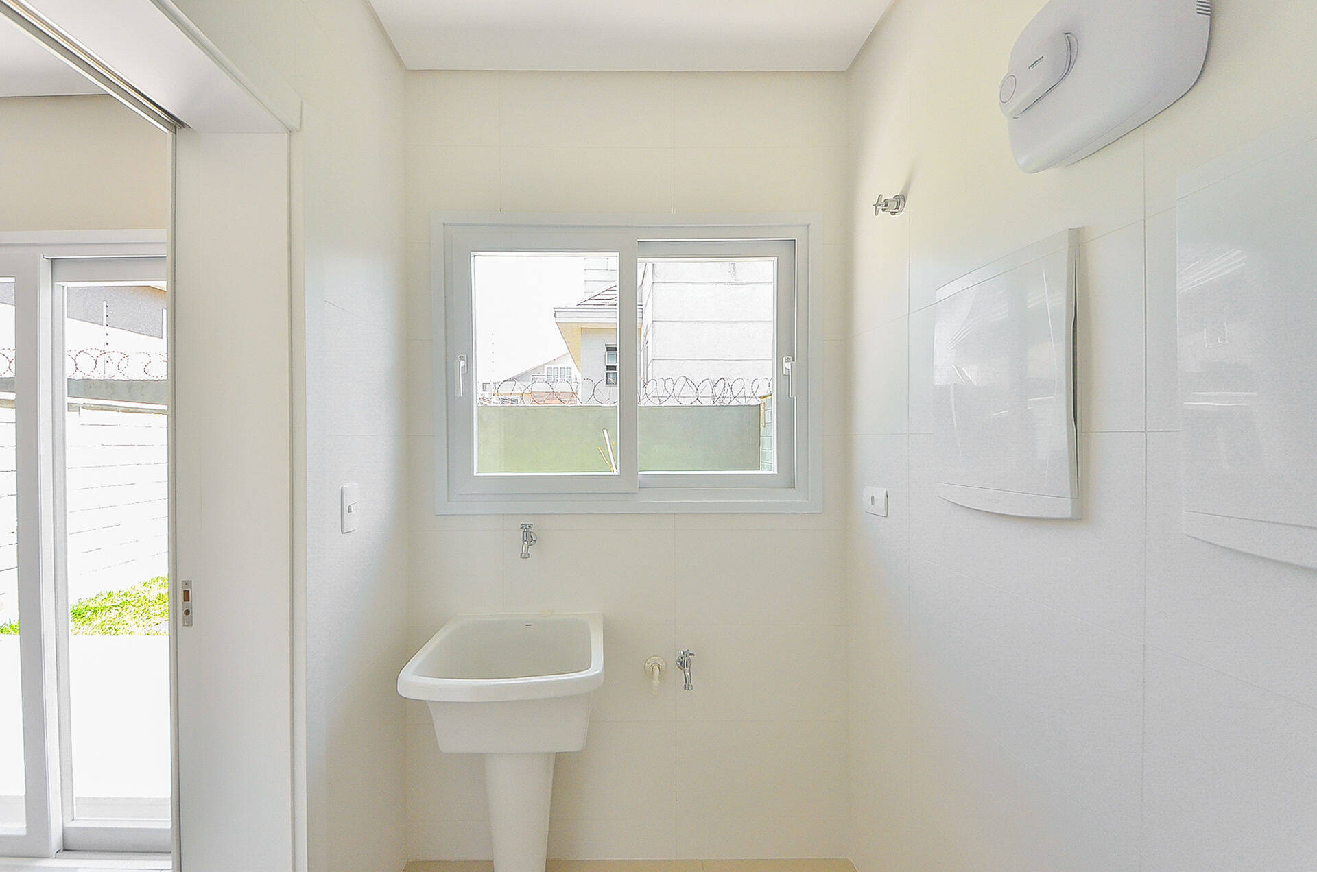Casa à venda com 3 quartos, 121m² - Foto 12