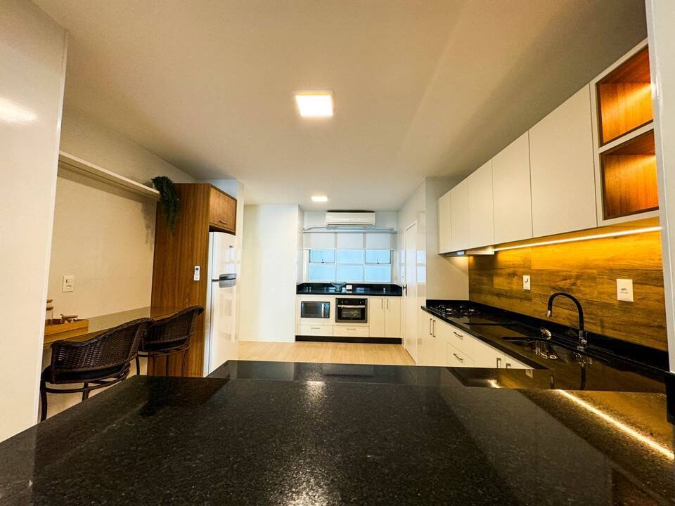 Apartamento para alugar com 4 quartos, 158m² - Foto 16