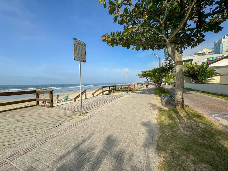 Apartamento para alugar com 4 quartos, 158m² - Foto 10