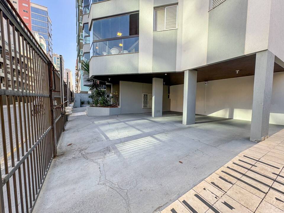 Apartamento para alugar com 4 quartos, 158m² - Foto 14