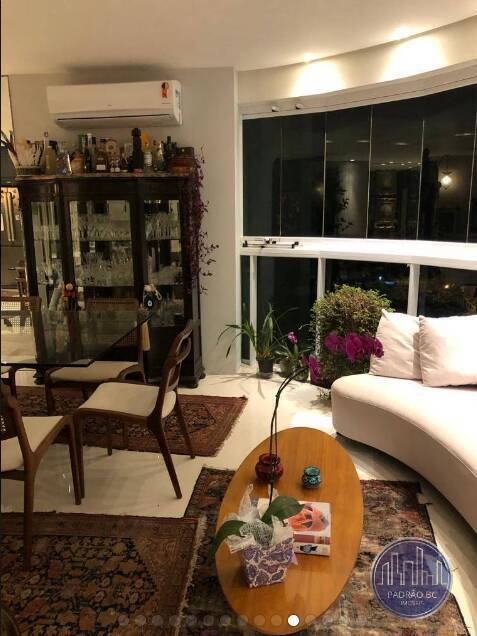 Apartamento para alugar com 3 quartos, 180m² - Foto 24
