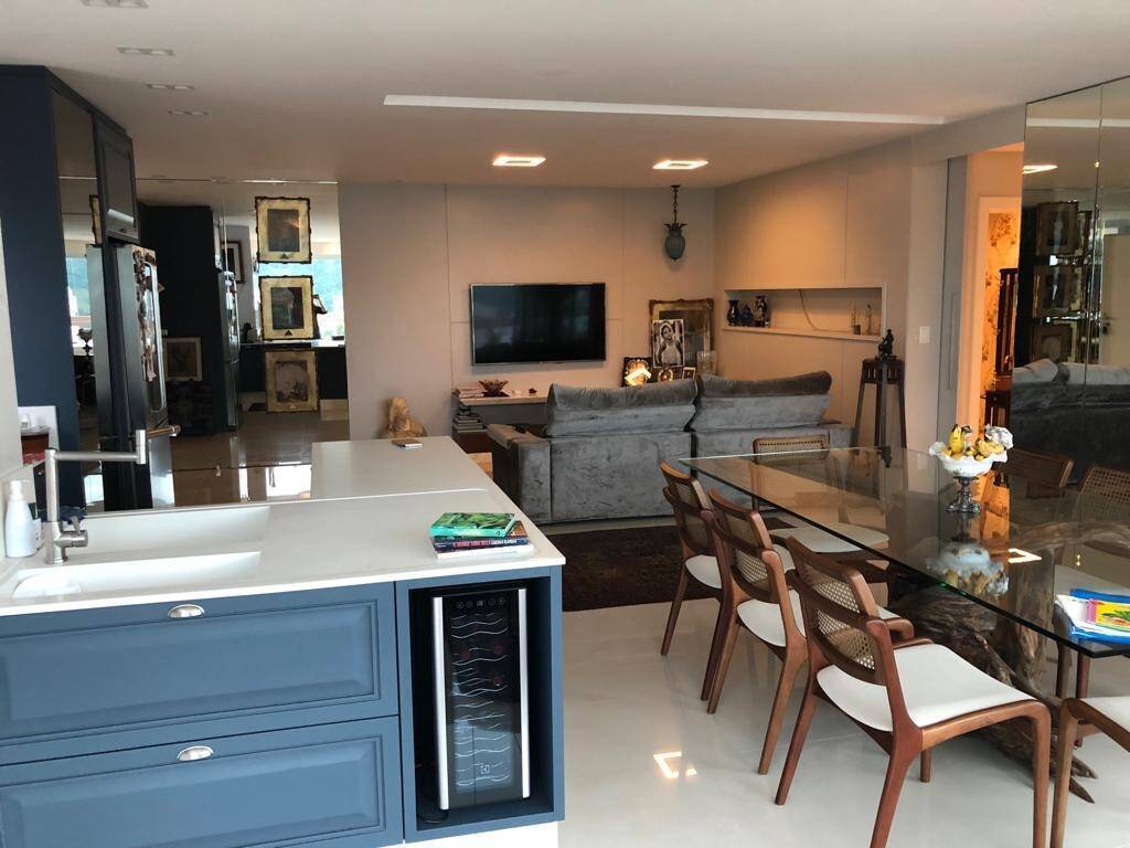 Apartamento para alugar com 3 quartos, 180m² - Foto 30