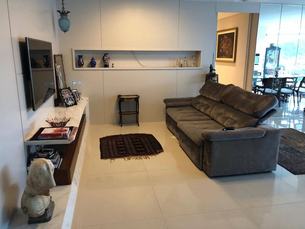 Apartamento para alugar com 3 quartos, 180m² - Foto 32
