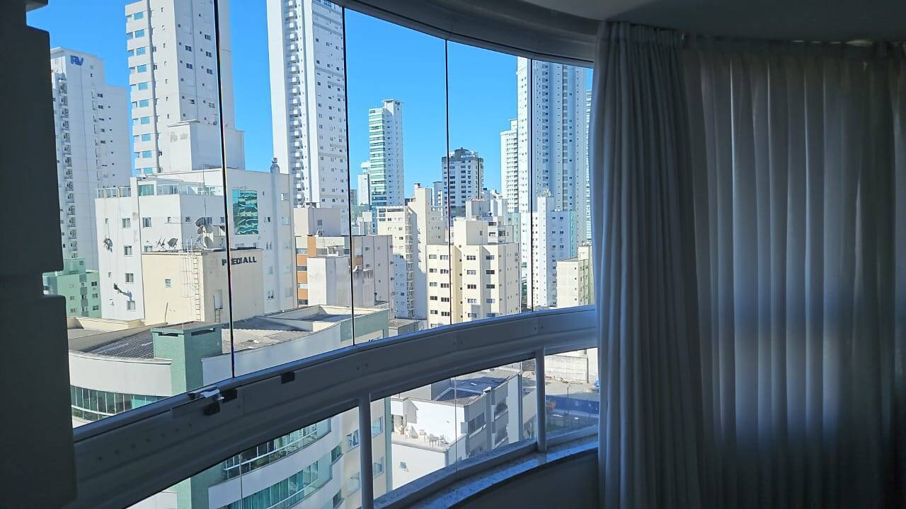 Apartamento à venda com 3 quartos, 100m² - Foto 1