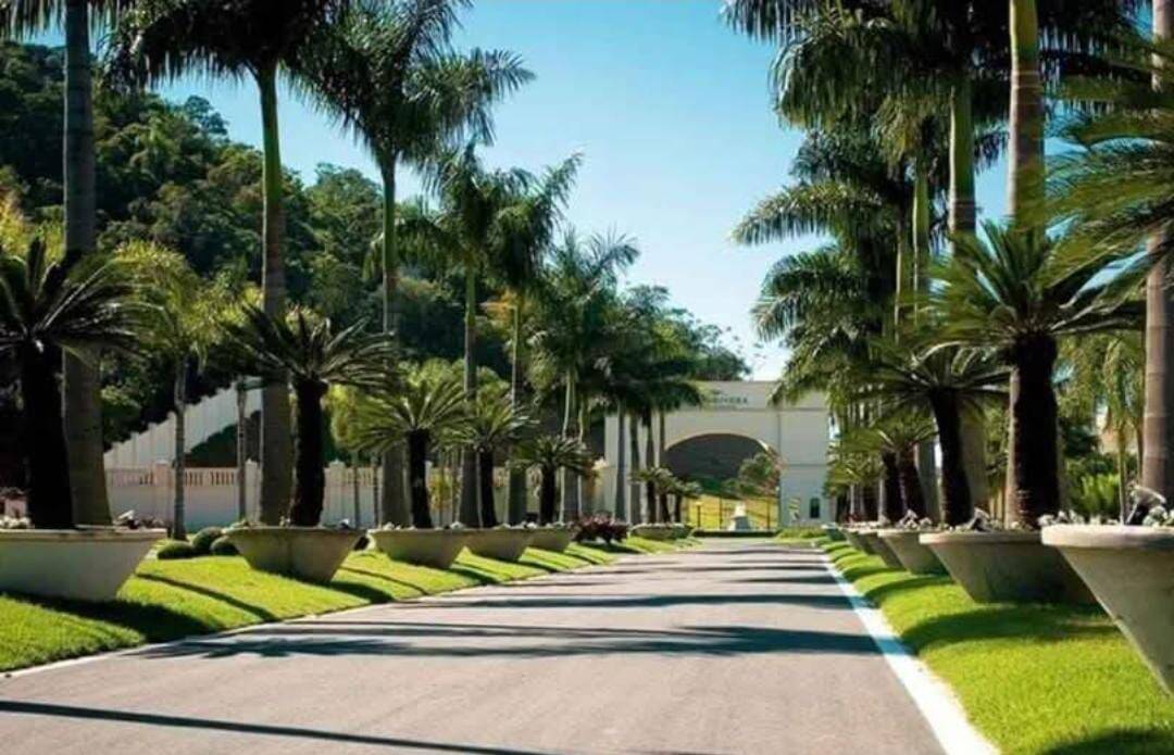 Casa para alugar com 3 quartos, 564m² - Foto 4