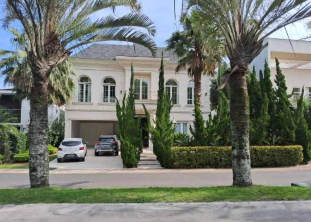 Casa para alugar com 3 quartos, 564m² - Foto 1