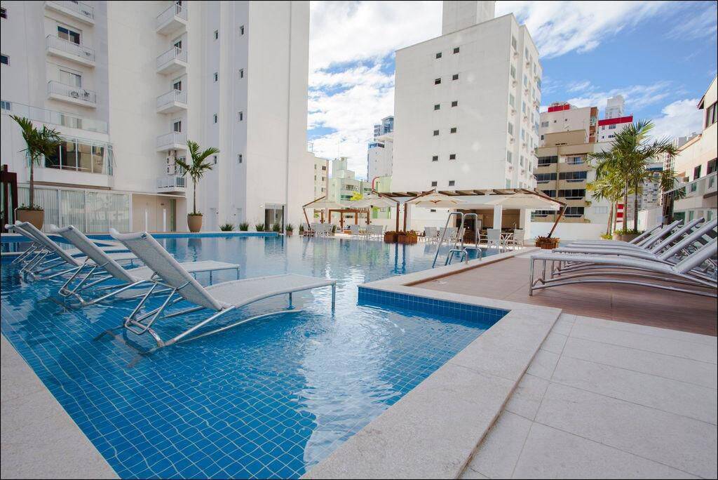 Apartamento para alugar com 3 quartos, 130m² - Foto 11