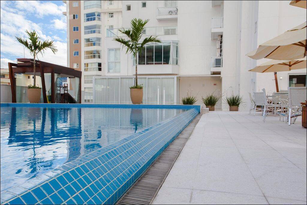 Apartamento para alugar com 3 quartos, 130m² - Foto 18