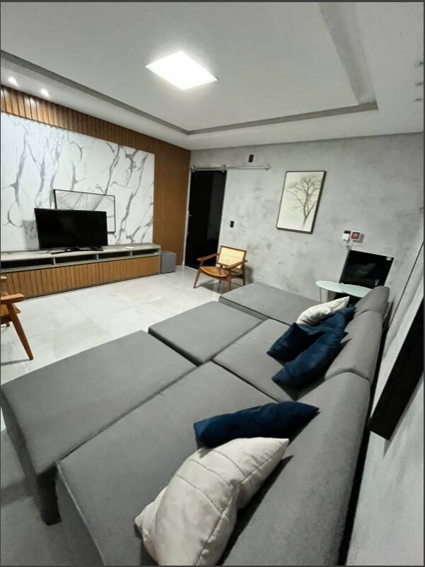 Casa para alugar com 4 quartos, 300m² - Foto 2