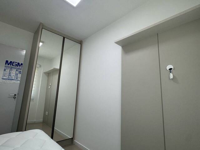 Apartamento para Venda em Camboriú - 5