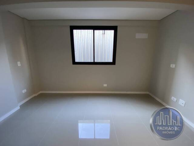 Apartamento para Venda em Curitiba - 2