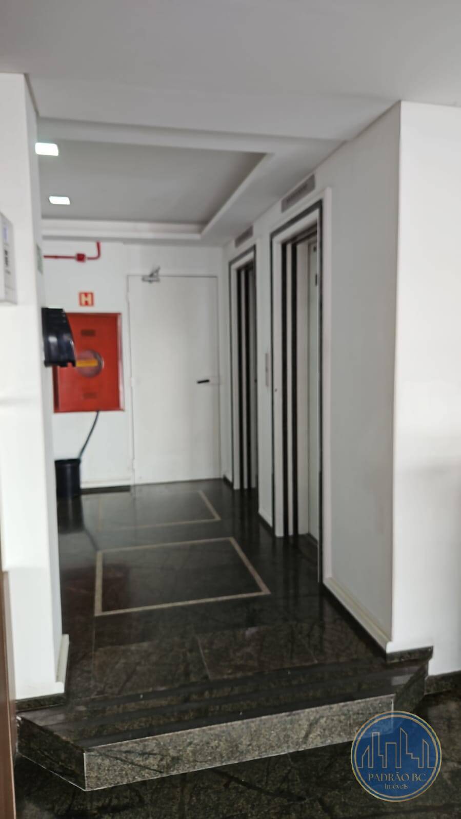 Prédio Inteiro para alugar, 1256m² - Foto 6