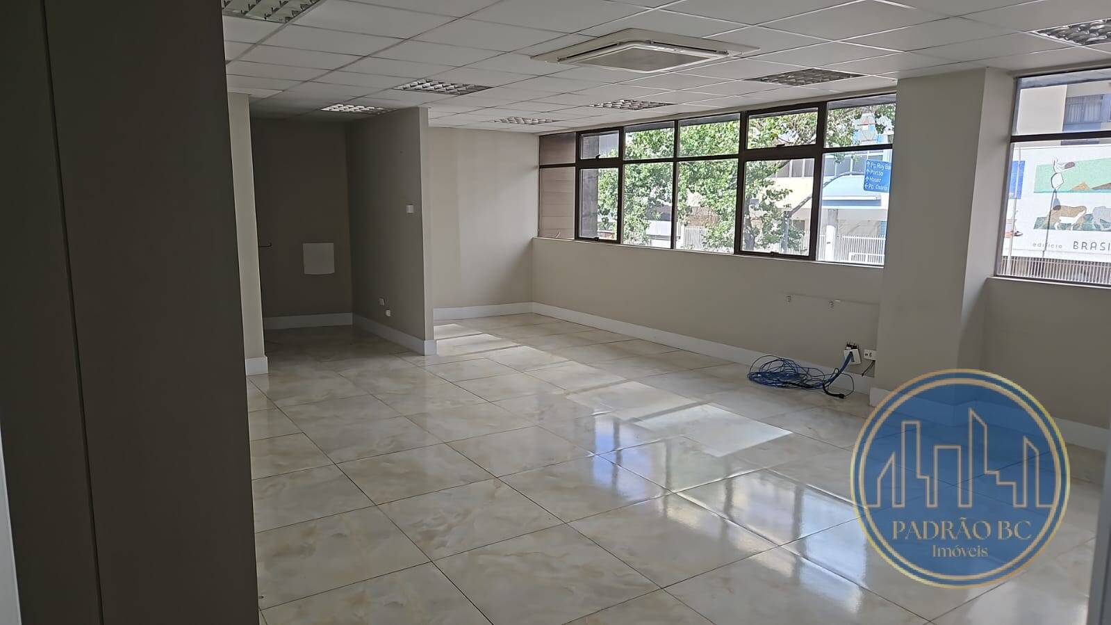 Prédio Inteiro para alugar, 1256m² - Foto 1