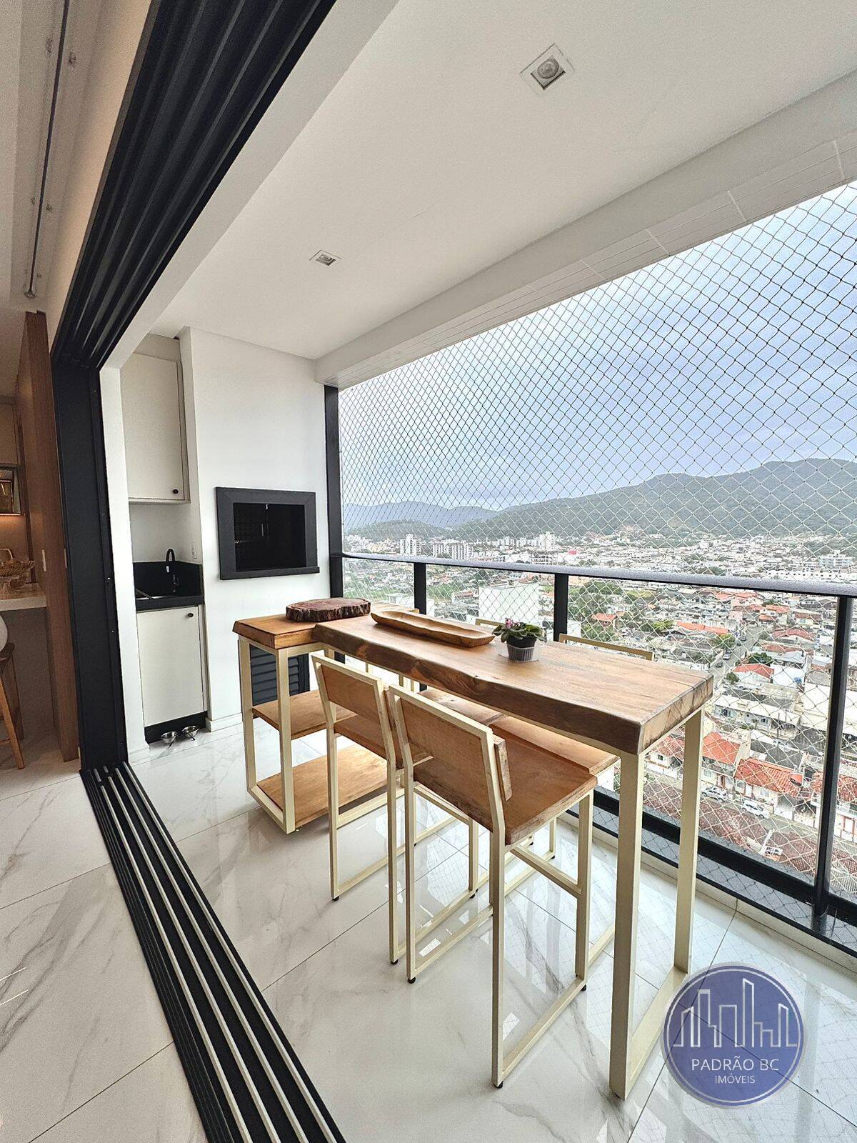 Apartamento à venda com 3 quartos, 110m² - Foto 3