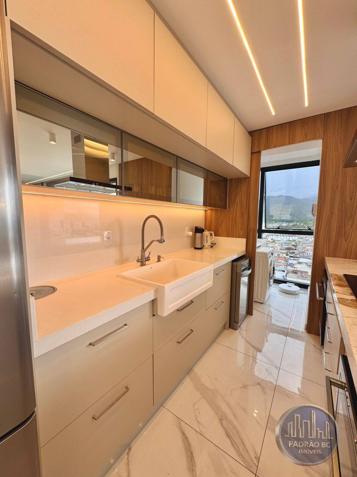 Apartamento à venda com 3 quartos, 110m² - Foto 8