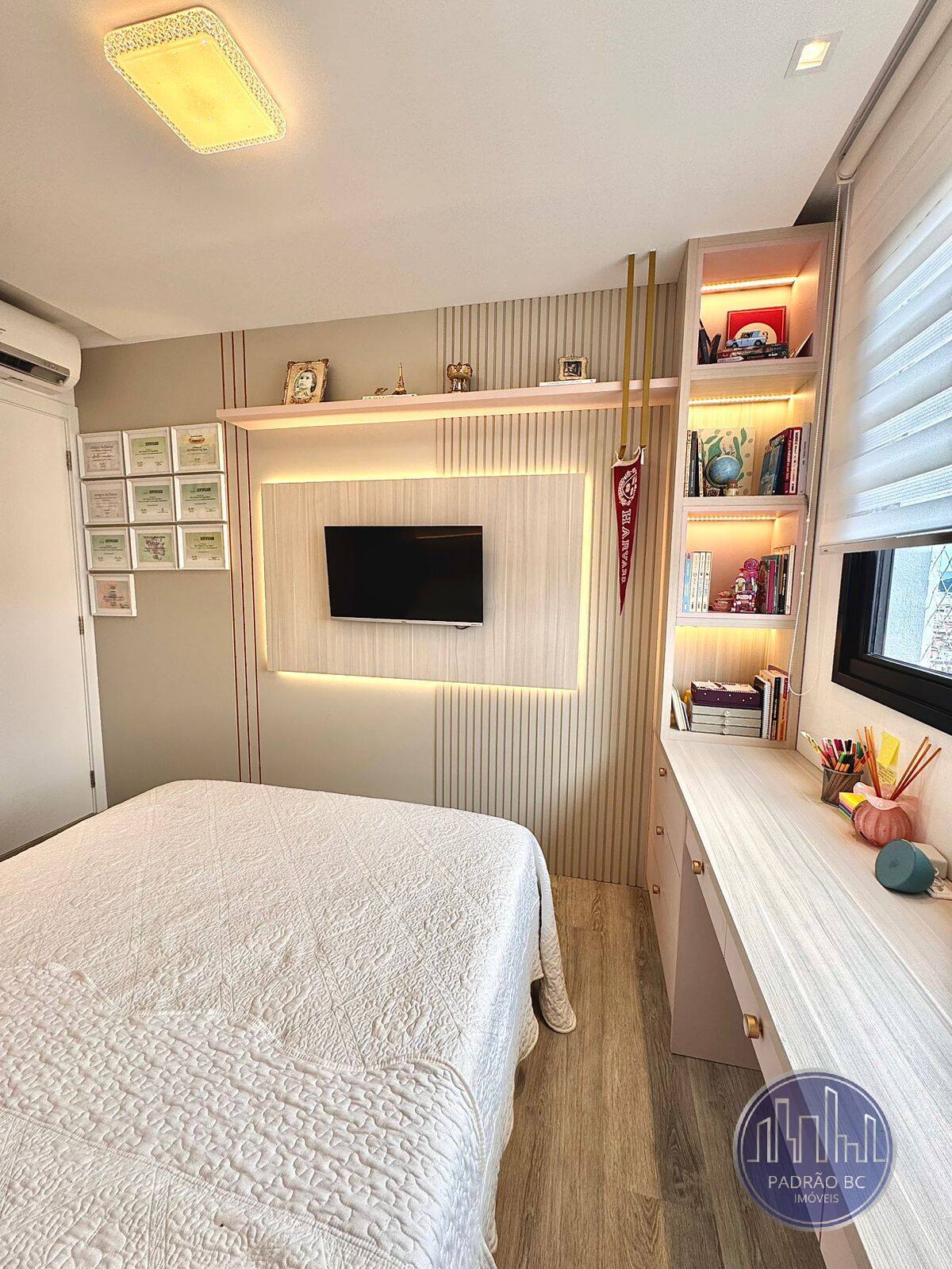 Apartamento à venda com 3 quartos, 110m² - Foto 9
