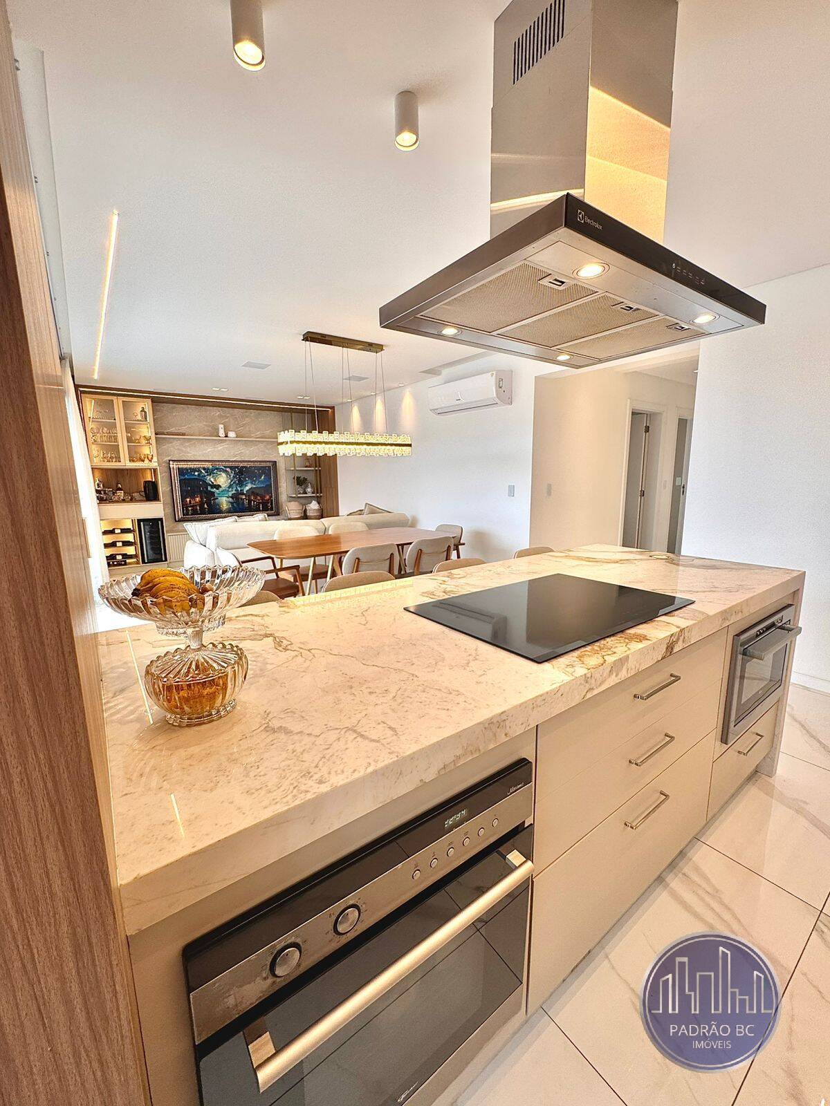 Apartamento à venda com 3 quartos, 110m² - Foto 14