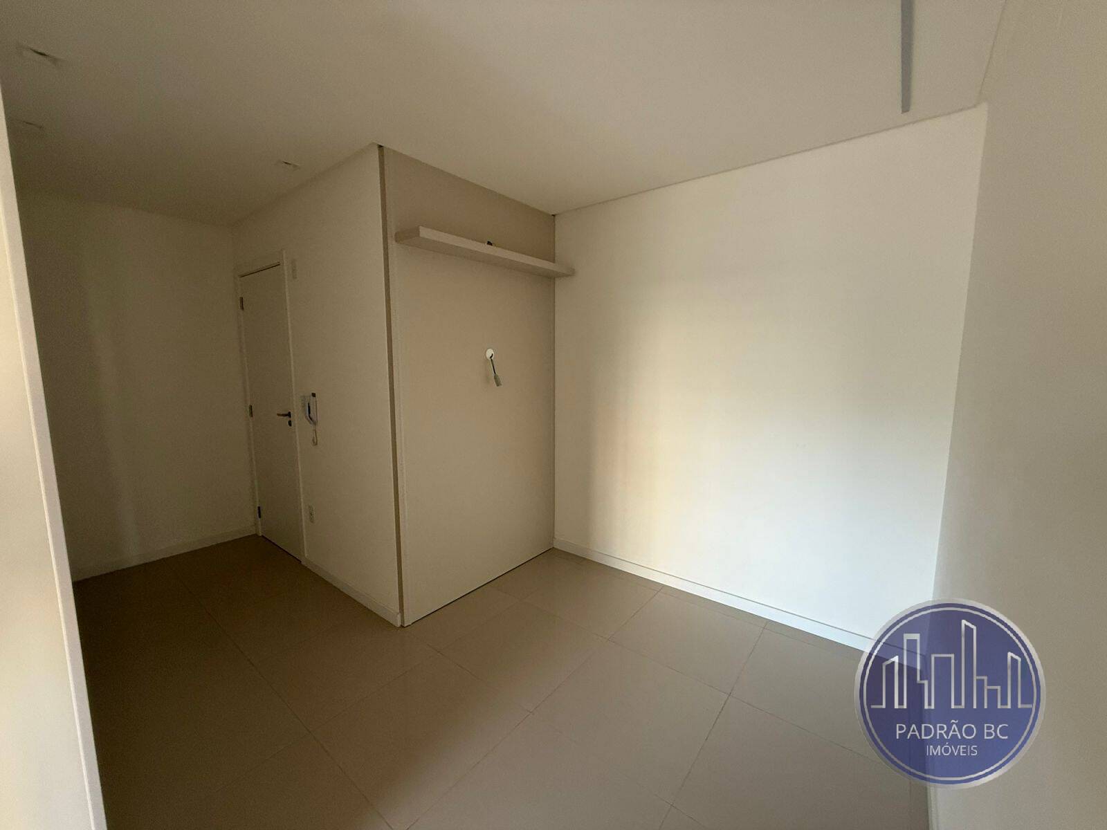Apartamento para alugar com 3 quartos, 70m² - Foto 1
