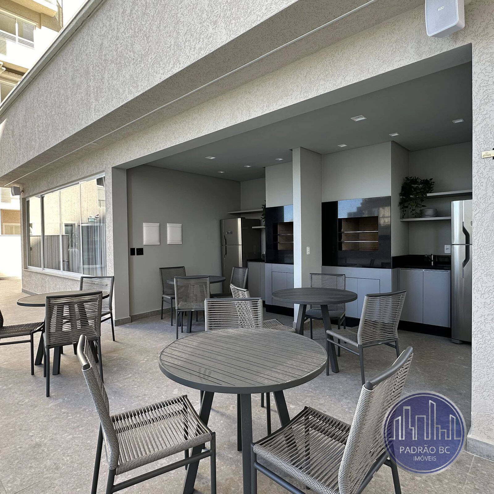 Apartamento para alugar com 3 quartos, 70m² - Foto 12