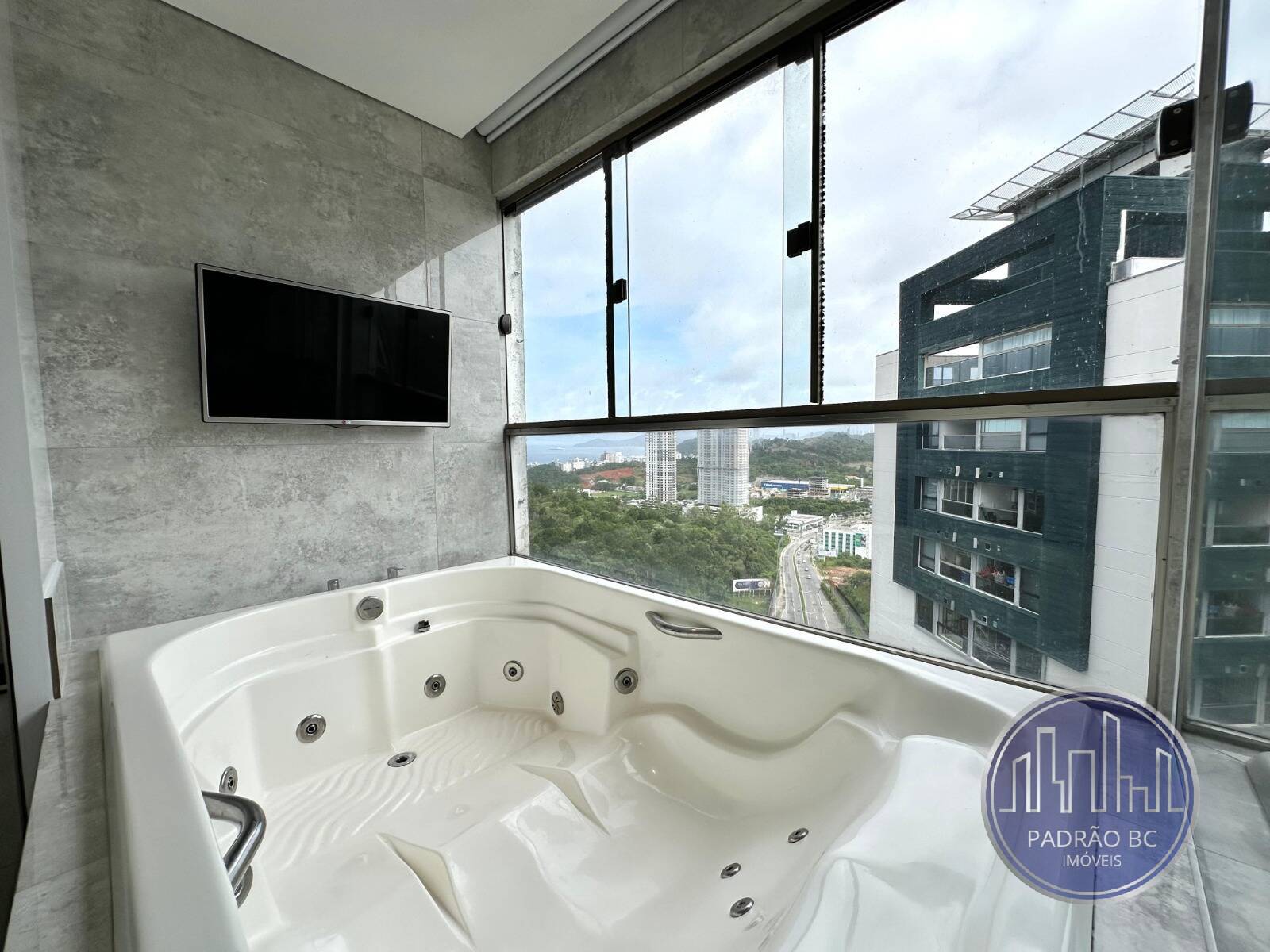 Cobertura para alugar com 1 quarto, 140m² - Foto 5