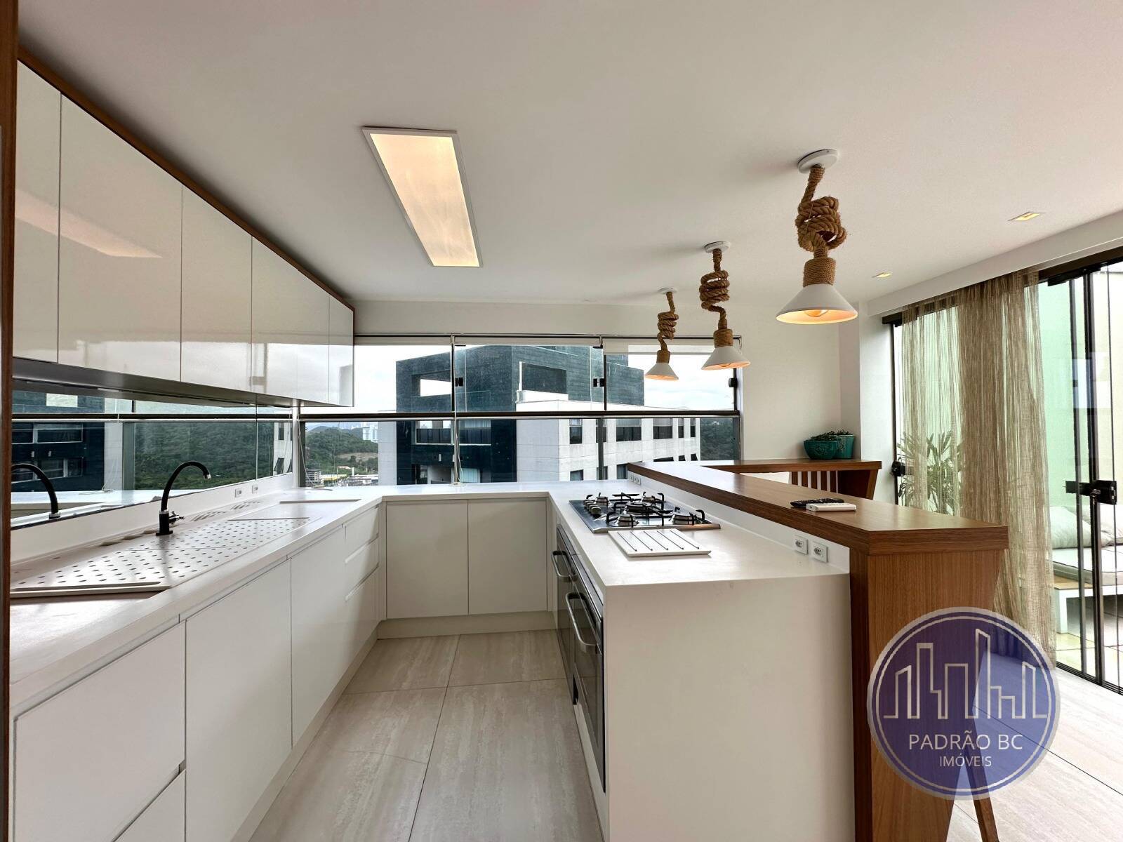 Cobertura para alugar com 1 quarto, 140m² - Foto 7