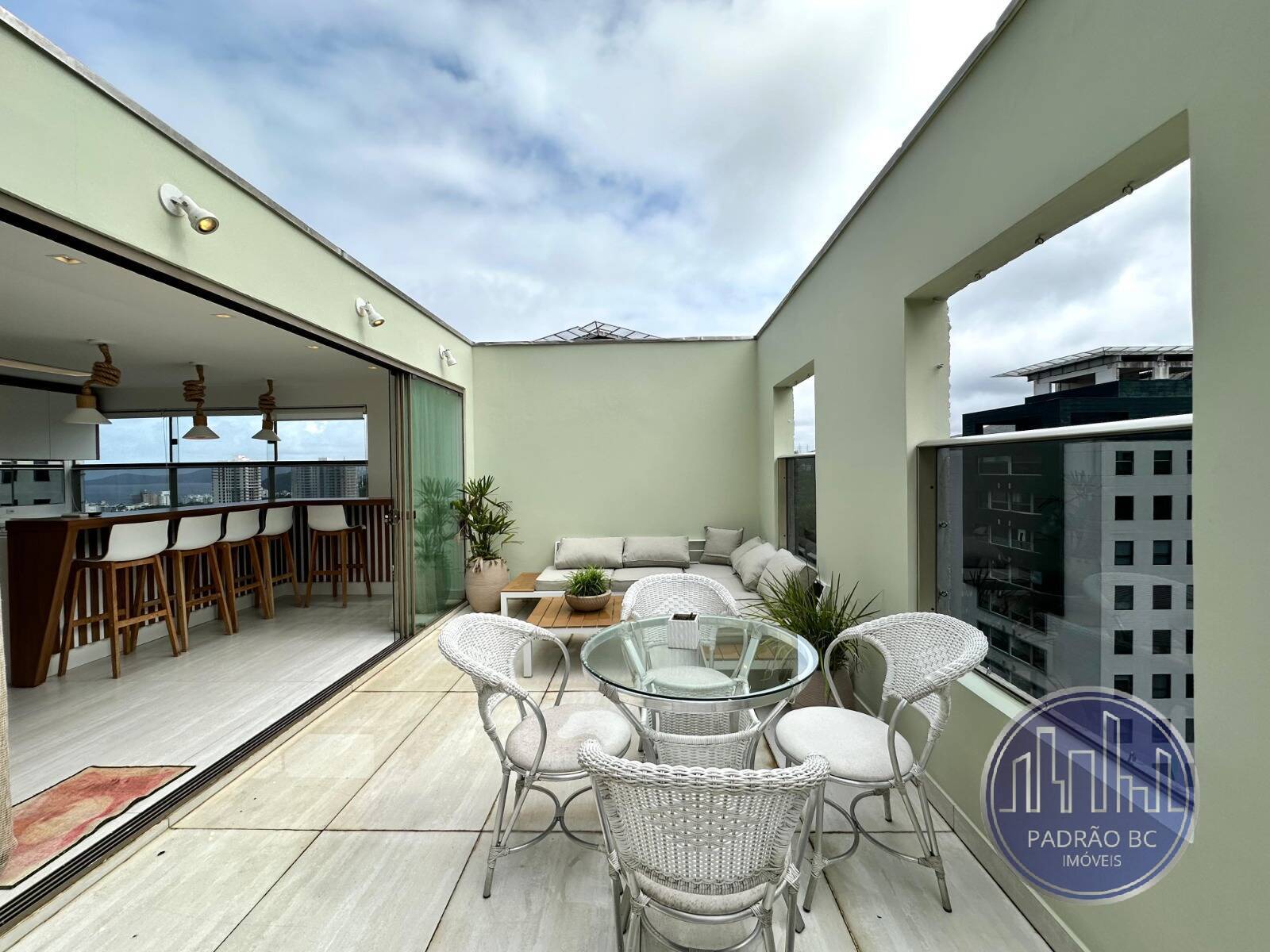 Cobertura para alugar com 1 quarto, 140m² - Foto 11