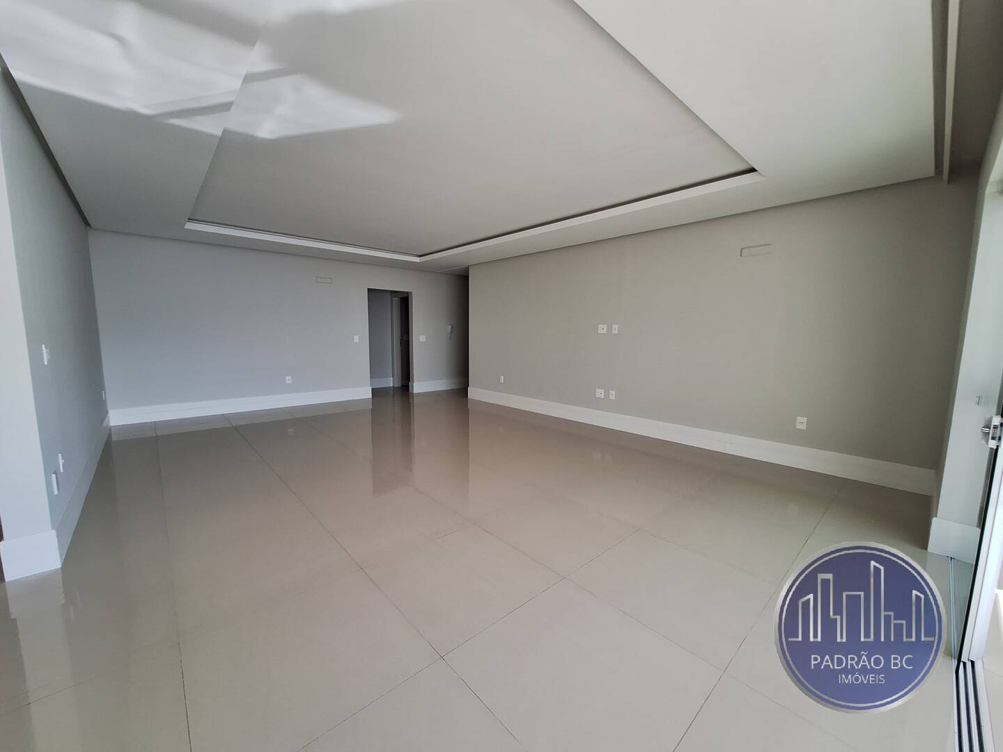 Apartamento para alugar com 4 quartos, 182m² - Foto 11