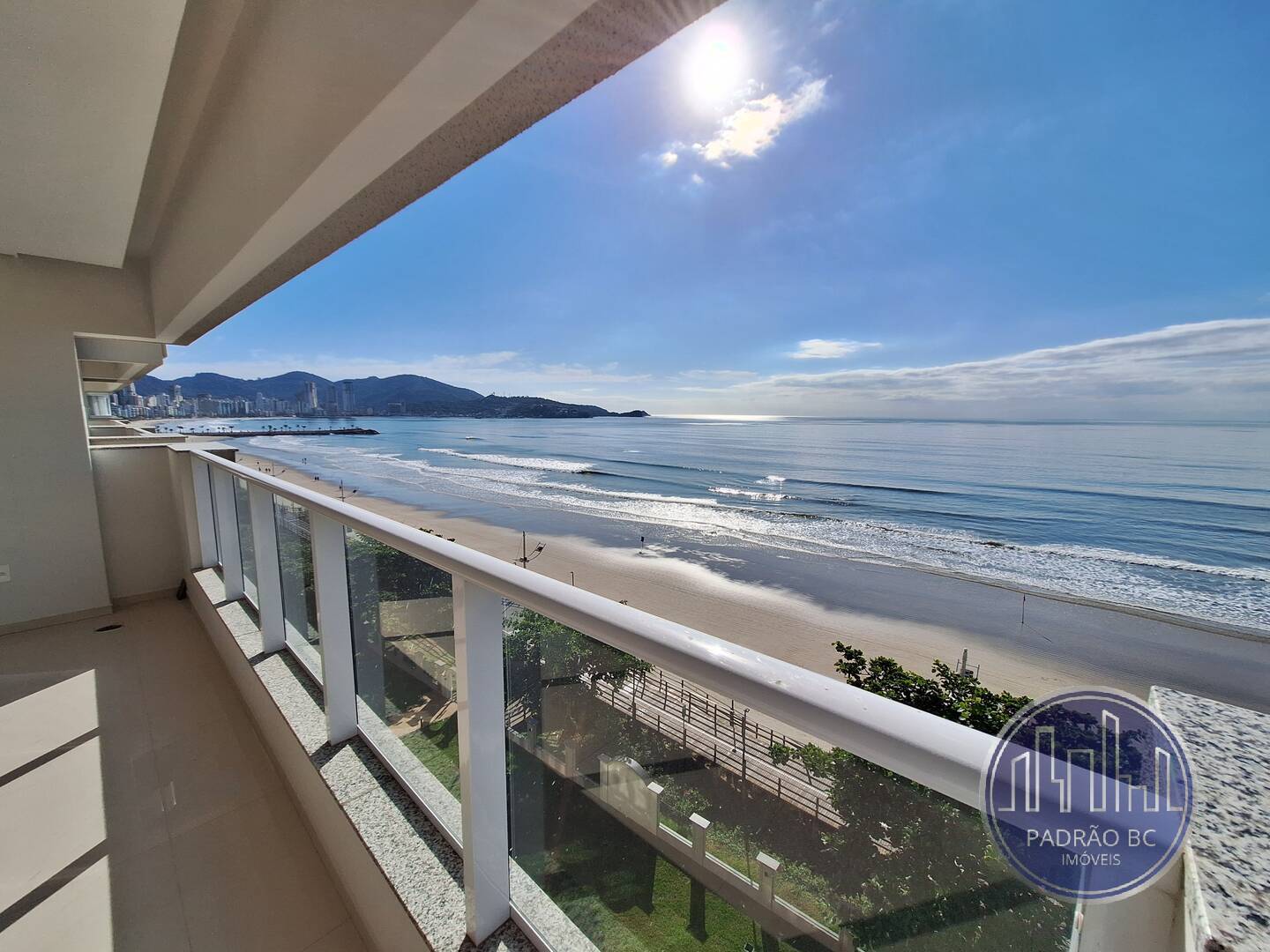 Apartamento para alugar com 4 quartos, 182m² - Foto 2